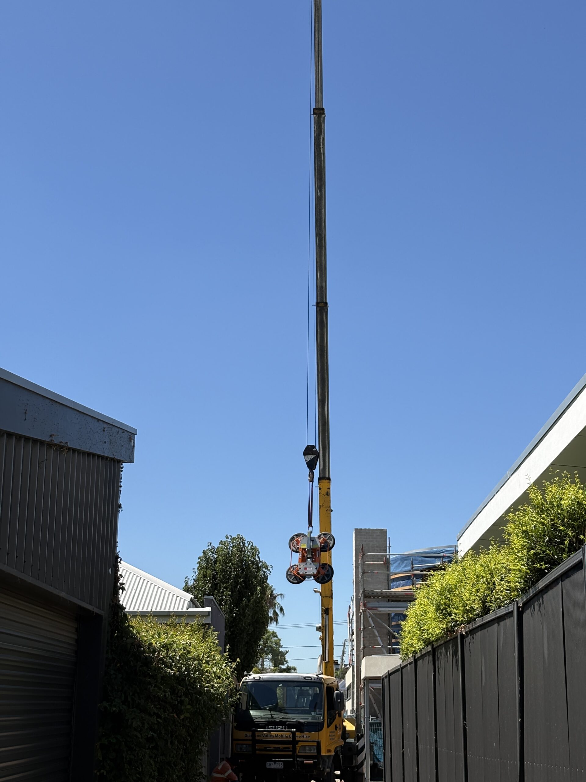 Vacuum Lifters for Glass Installation